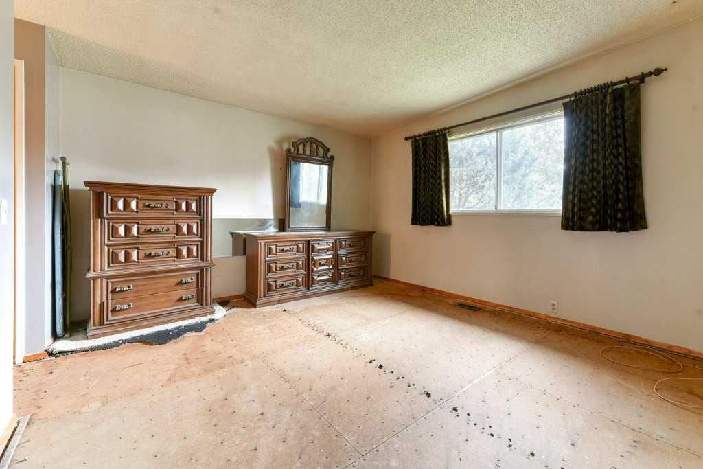 Primary Bedroom — before