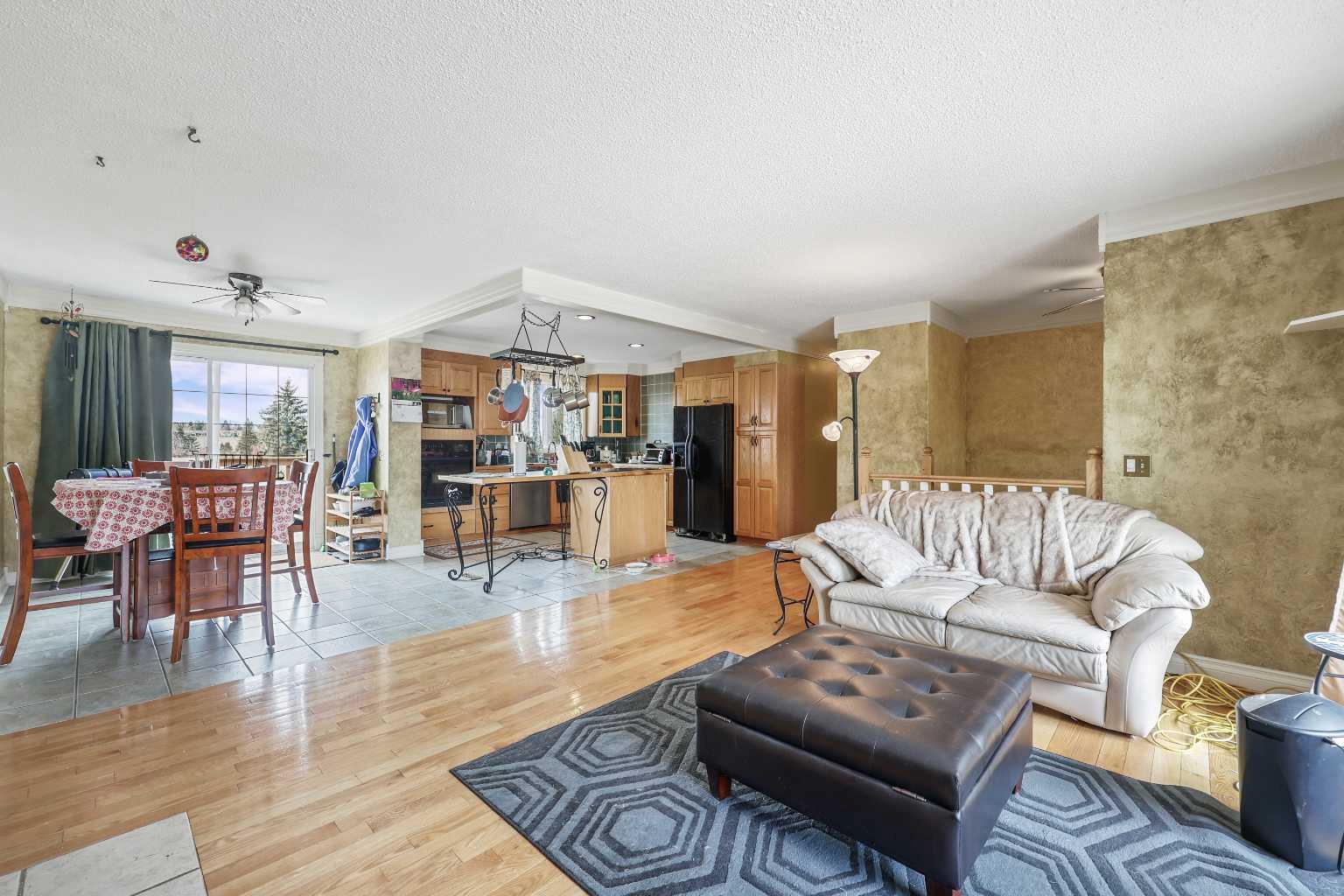 Living & Kitchen — before