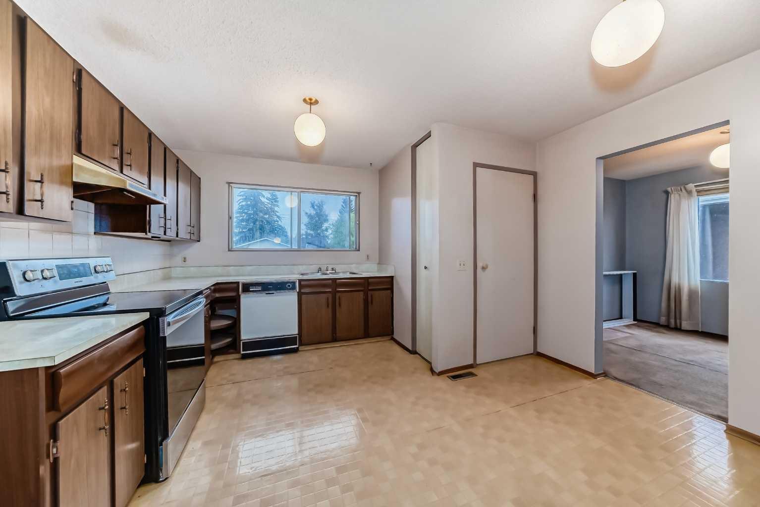 Kitchen — before