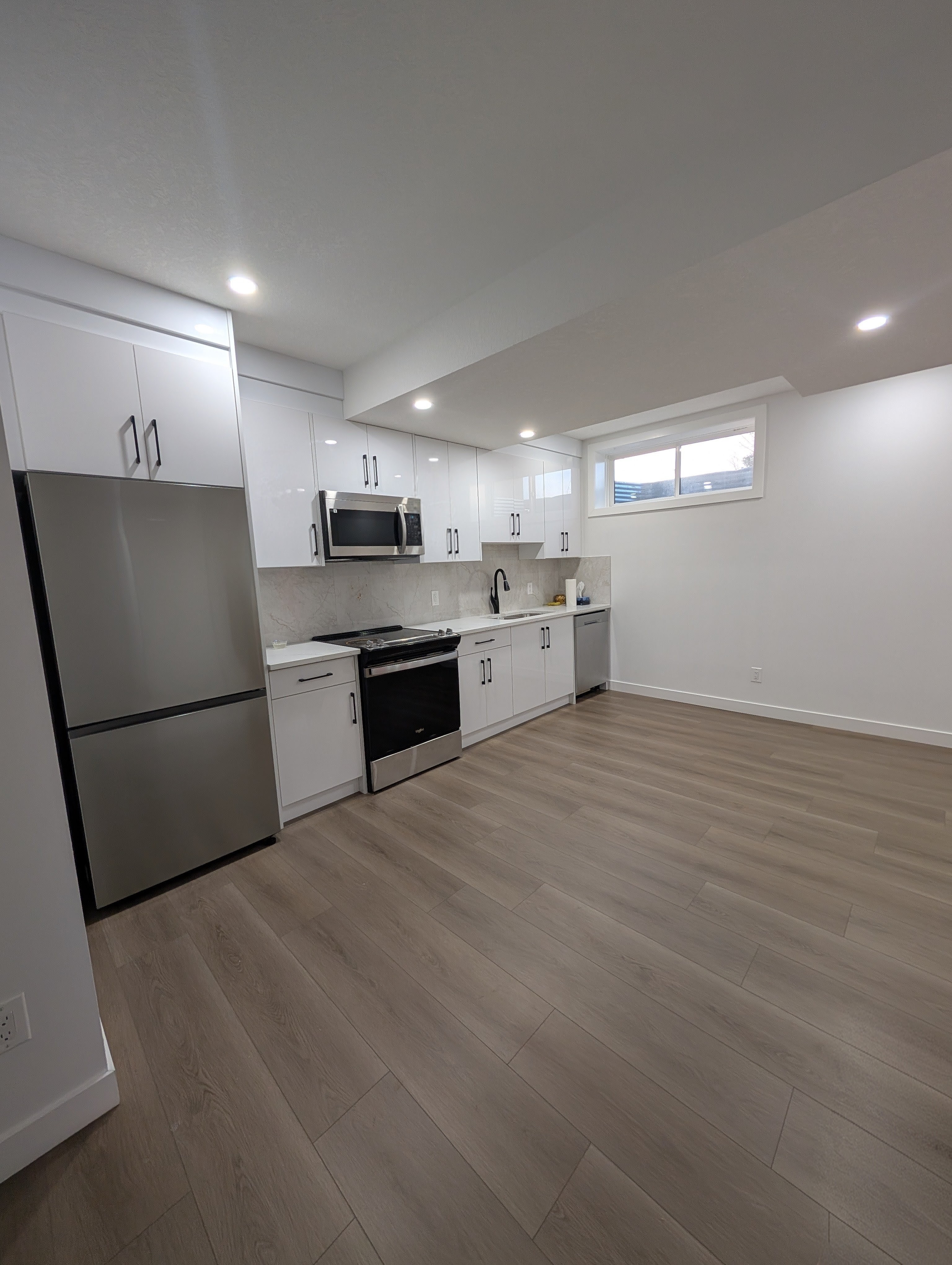 Kitchen & living area